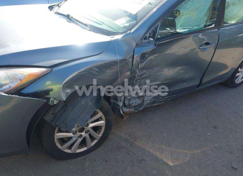 Photo 6 of 2012 Mazda Mazda3 I TOURING (VIN JM1BL1V86C1559877)