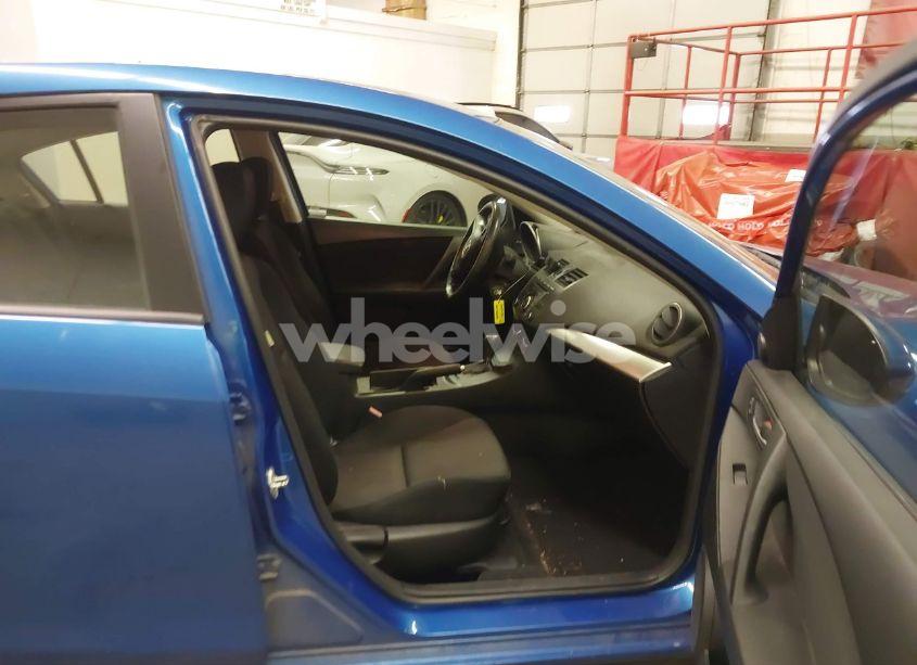 Photo 5 of 2012 Mazda Mazda3 I TOURING (VIN JM1BL1V86C1682076)