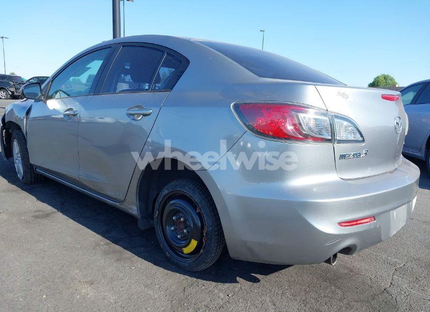 Photo 3 of 2012 Mazda Mazda3 I TOURING (VIN JM1BL1V88C1557967)