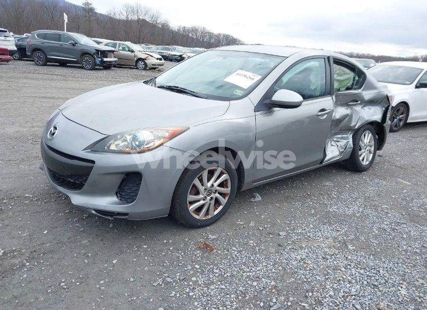 Photo 2 of 2013 Mazda Mazda3 I TOURING (VIN JM1BL1V8XD1709085)