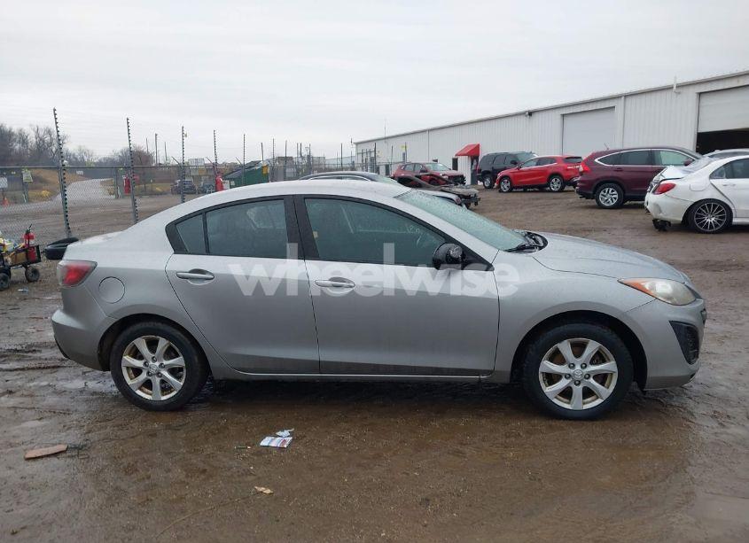 Photo 13 of 2011 Mazda Mazda3 I TOURING (VIN JM1BL1VF0B1387701)