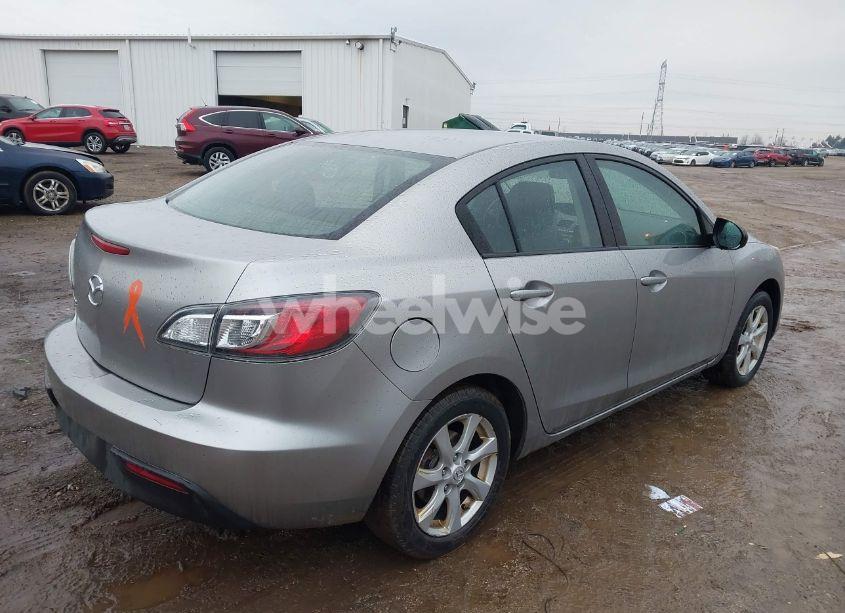 Photo 4 of 2011 Mazda Mazda3 I TOURING (VIN JM1BL1VF0B1387701)