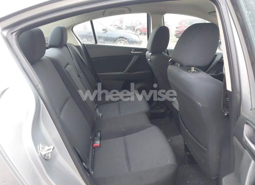 Photo 8 of 2011 Mazda Mazda3 I TOURING (VIN JM1BL1VF0B1387701)