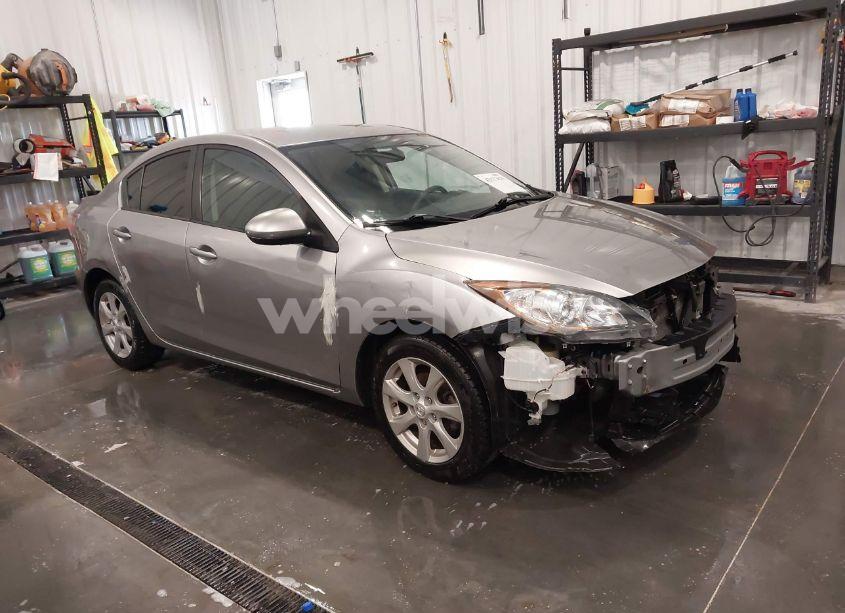 2011 Mazda Mazda3 I TOURING (VIN JM1BL1VF1B1388498) main photo