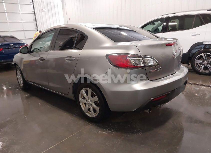 Photo 3 of 2011 Mazda Mazda3 I TOURING (VIN JM1BL1VF1B1388498)