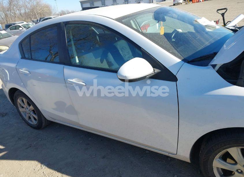 Photo 13 of 2011 Mazda Mazda3 I TOURING (VIN JM1BL1VF1B1481229)