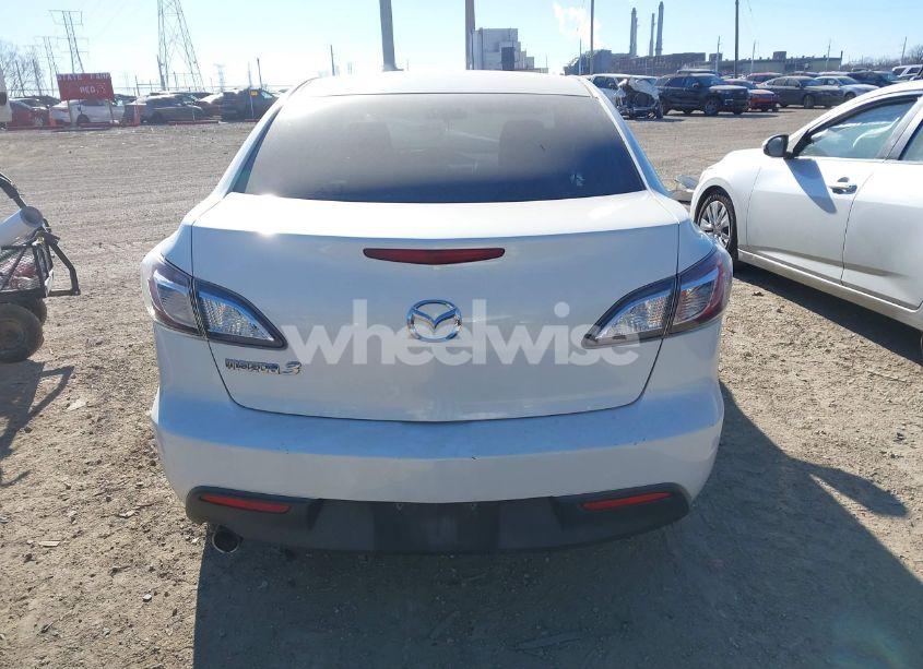 Photo 16 of 2011 Mazda Mazda3 I TOURING (VIN JM1BL1VF1B1481229)