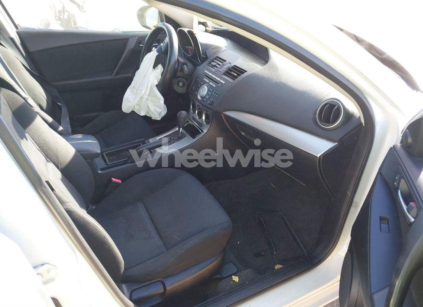 Photo 5 of 2011 Mazda Mazda3 I TOURING (VIN JM1BL1VF1B1481229)
