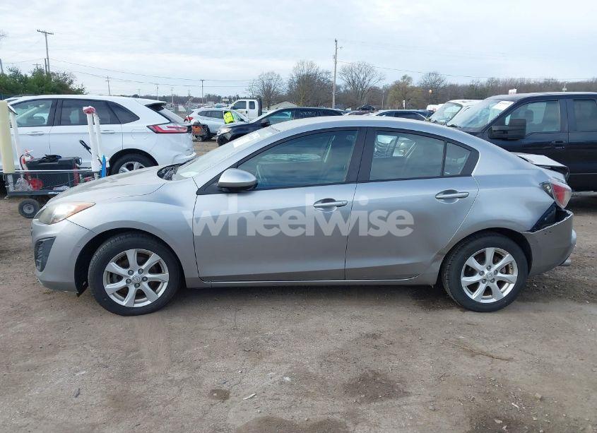 Photo 14 of 2011 Mazda Mazda3 I TOURING (VIN JM1BL1VF1B1495289)