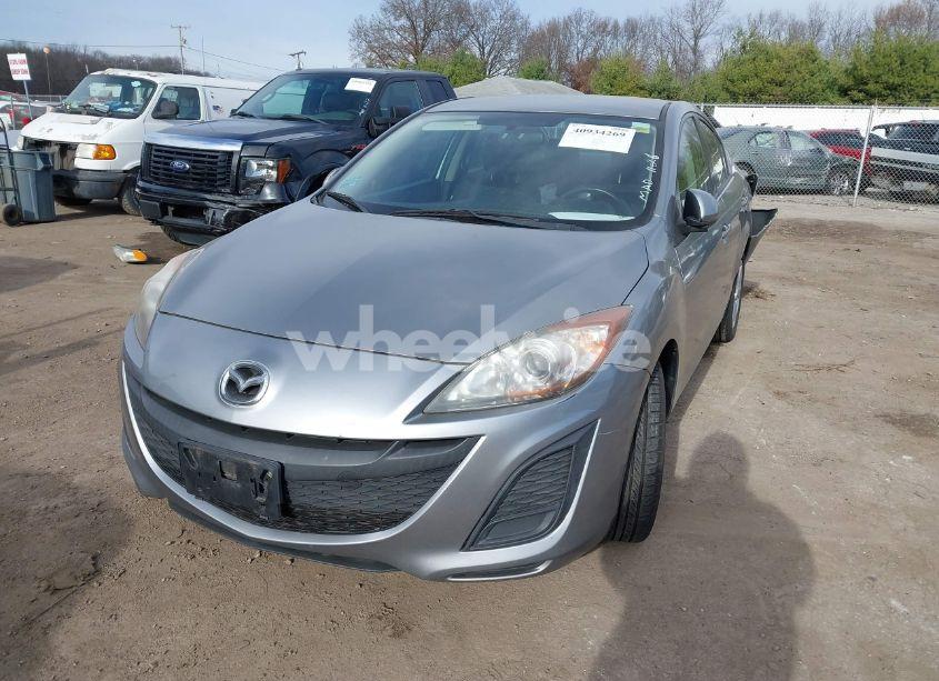 Photo 2 of 2011 Mazda Mazda3 I TOURING (VIN JM1BL1VF1B1495289)