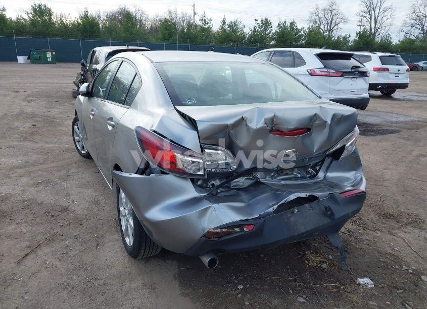 Photo 3 of 2011 Mazda Mazda3 I TOURING (VIN JM1BL1VF1B1495289)