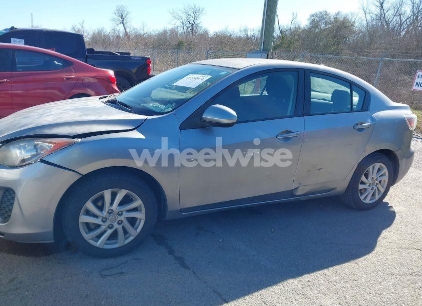 Photo 14 of 2012 Mazda Mazda3 I TOURING (VIN JM1BL1VF1C1514215)