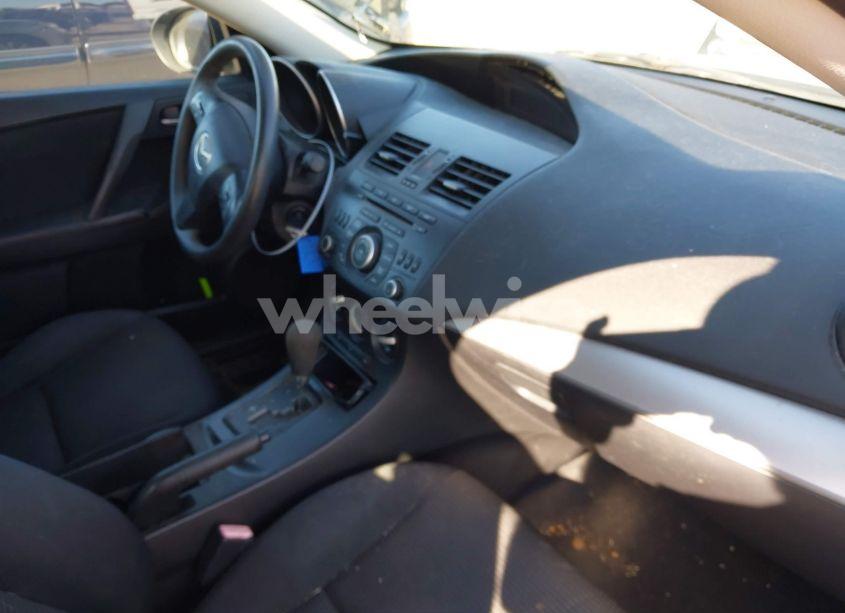 Photo 5 of 2012 Mazda Mazda3 I TOURING (VIN JM1BL1VF1C1514215)