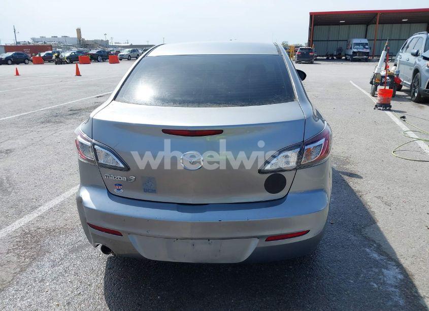 Photo 16 of 2012 Mazda Mazda3 I TOURING (VIN JM1BL1VF1C1516322)