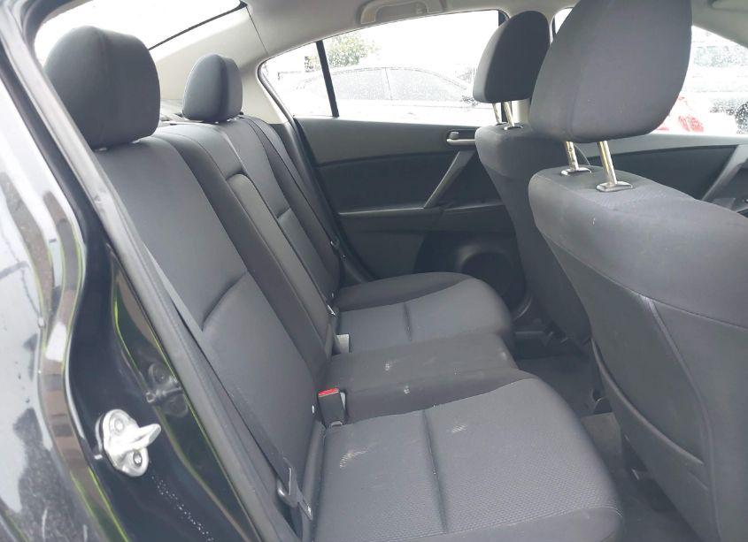 Photo 8 of 2011 Mazda Mazda3 I TOURING (VIN JM1BL1VF2B1497925)