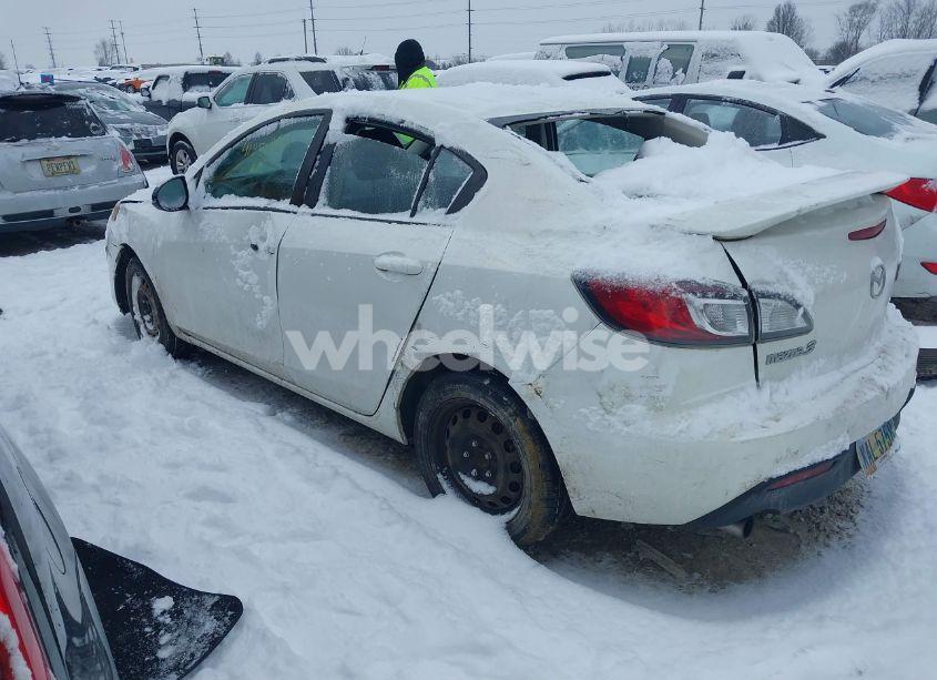 Photo 3 of 2011 Mazda Mazda3 I TOURING (VIN JM1BL1VF2B1901788)