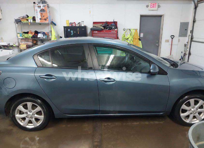 Photo 13 of 2011 Mazda Mazda3 I TOURING (VIN JM1BL1VF3B1900925)