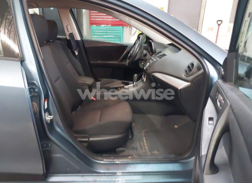 Photo 5 of 2011 Mazda Mazda3 I TOURING (VIN JM1BL1VF3B1900925)