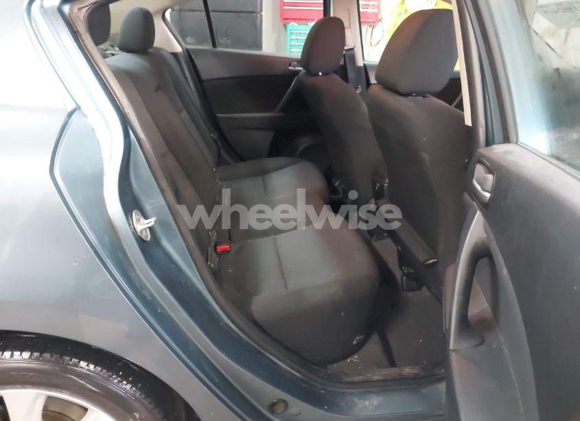 Photo 8 of 2011 Mazda Mazda3 I TOURING (VIN JM1BL1VF3B1900925)