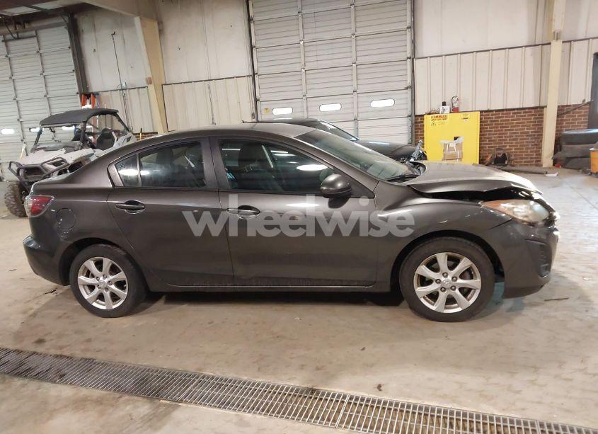 Photo 13 of 2011 Mazda Mazda3 I TOURING (VIN JM1BL1VF5B1423401)