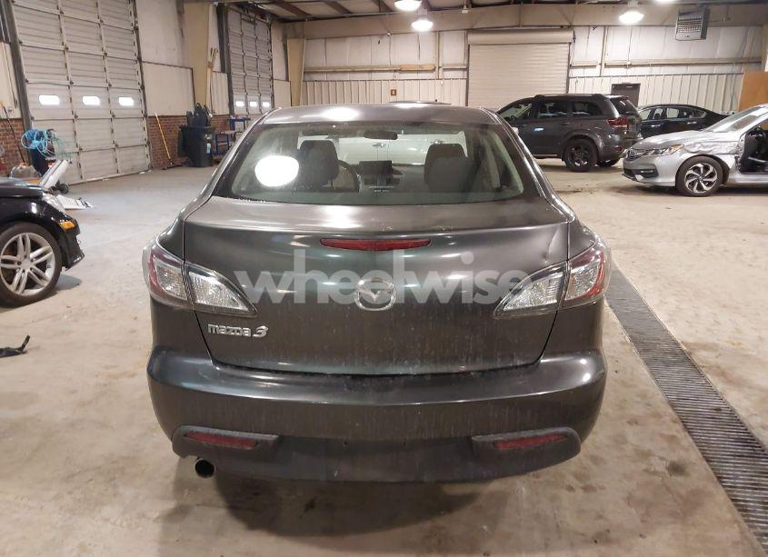 Photo 16 of 2011 Mazda Mazda3 I TOURING (VIN JM1BL1VF5B1423401)