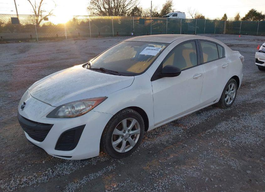 Photo 2 of 2011 Mazda Mazda3 I TOURING (VIN JM1BL1VF5B1449402)