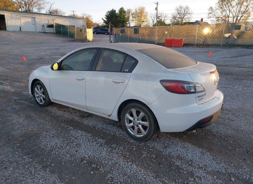 Photo 3 of 2011 Mazda Mazda3 I TOURING (VIN JM1BL1VF5B1449402)