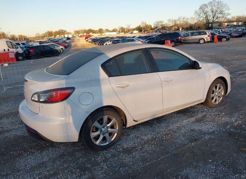 Photo 4 of 2011 Mazda Mazda3 I TOURING (VIN JM1BL1VF5B1449402)