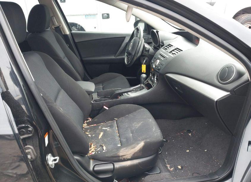 Photo 5 of 2011 Mazda Mazda3 I TOURING (VIN JM1BL1VF6B1419809)