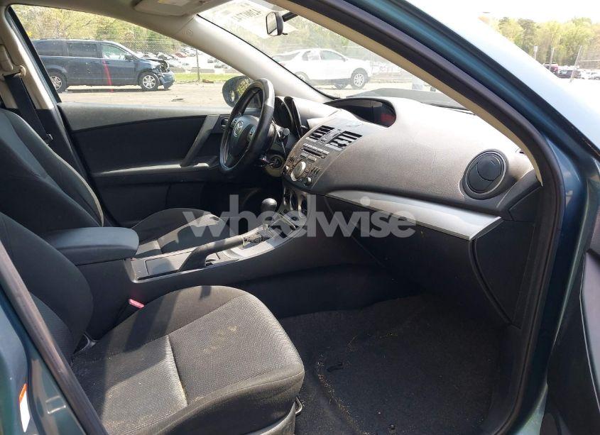 Photo 5 of 2011 Mazda Mazda3 I TOURING (VIN JM1BL1VF6B1438747)