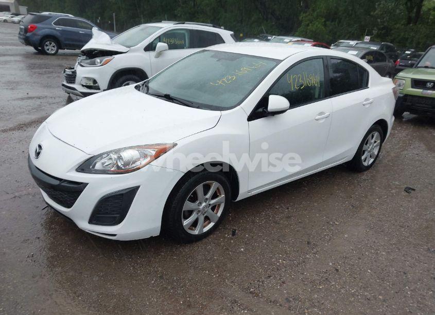 Photo 2 of 2011 Mazda Mazda3 I TOURING (VIN JM1BL1VF6B1482750)