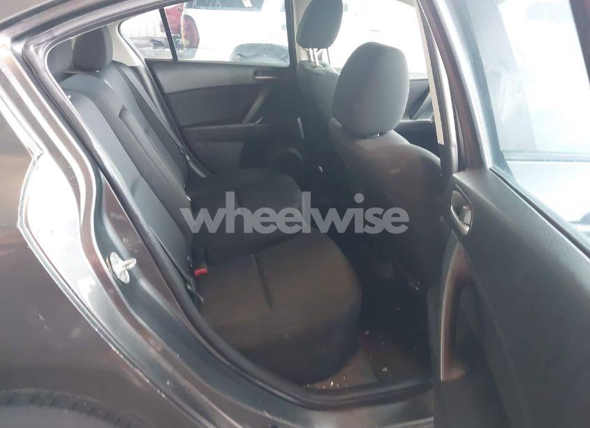 Photo 8 of 2011 Mazda Mazda3 I TOURING (VIN JM1BL1VF7B1378316)