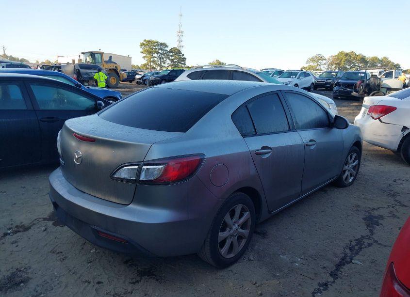 Photo 4 of 2011 Mazda Mazda3 I TOURING (VIN JM1BL1VF7B1456156)