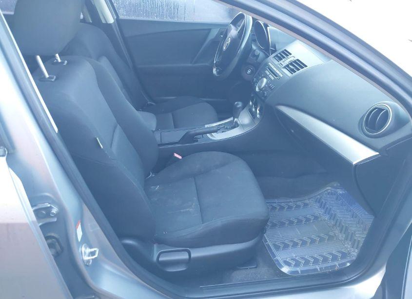 Photo 5 of 2011 Mazda Mazda3 I TOURING (VIN JM1BL1VF7B1456156)