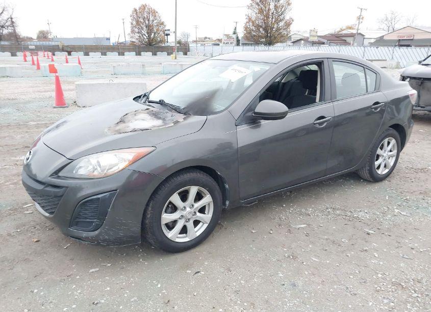 Photo 2 of 2011 Mazda Mazda3 I TOURING (VIN JM1BL1VF7B1496298)