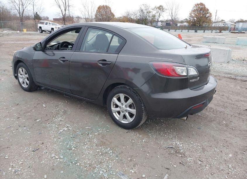 Photo 3 of 2011 Mazda Mazda3 I TOURING (VIN JM1BL1VF7B1496298)