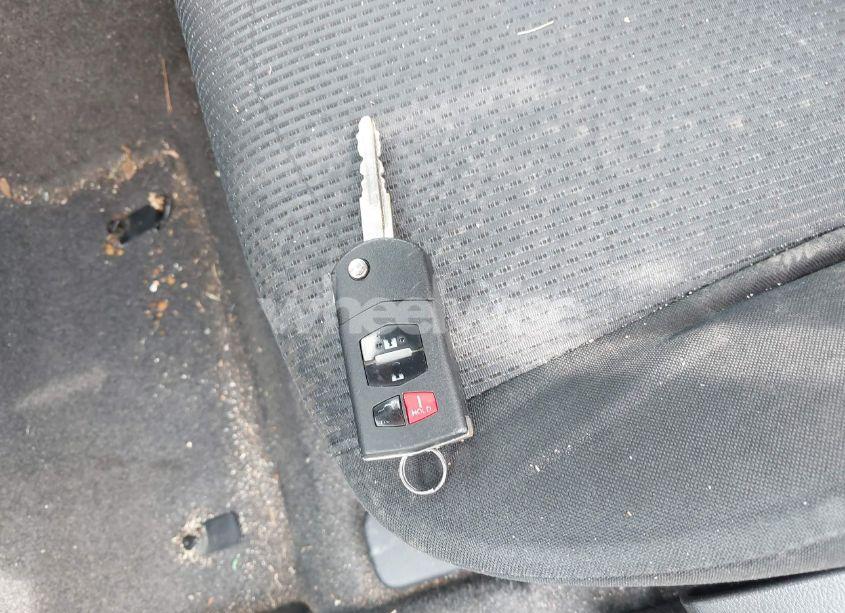 Photo 11 of 2011 Mazda Mazda3 I TOURING (VIN JM1BL1VF8B1354848)