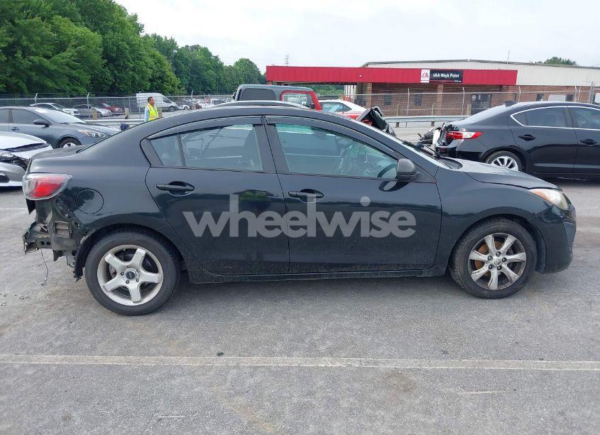 Photo 14 of 2011 Mazda Mazda3 I TOURING (VIN JM1BL1VF8B1354848)