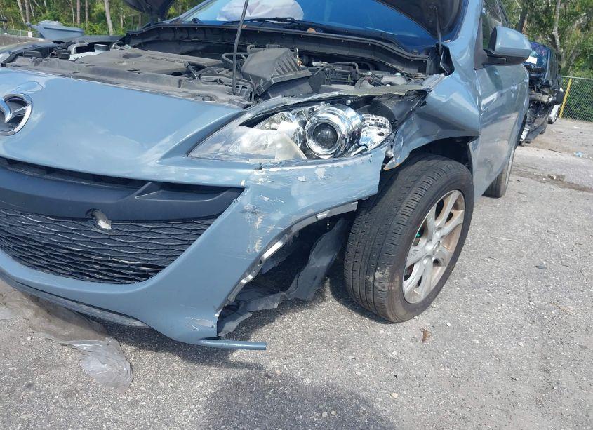 Photo 15 of 2011 Mazda Mazda3 I TOURING (VIN JM1BL1VF8B1901018)