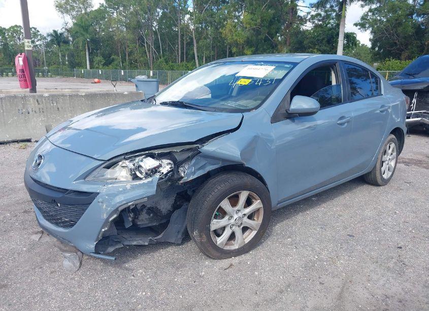 Photo 2 of 2011 Mazda Mazda3 I TOURING (VIN JM1BL1VF8B1901018)