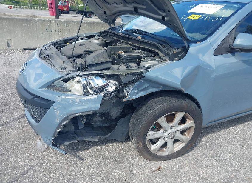 Photo 6 of 2011 Mazda Mazda3 I TOURING (VIN JM1BL1VF8B1901018)