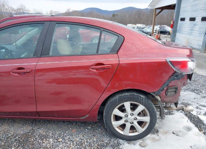 Photo 13 of 2011 Mazda Mazda3 I TOURING (VIN JM1BL1VF8B1901052)