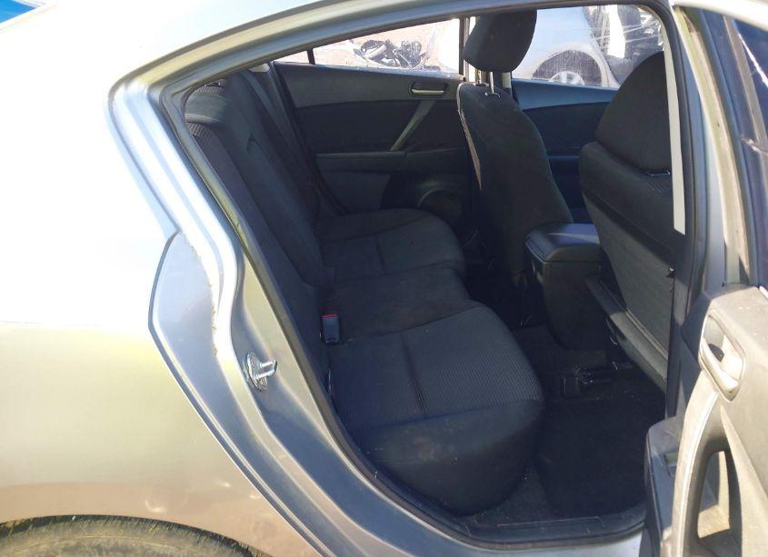 Photo 8 of 2012 Mazda Mazda3 I TOURING (VIN JM1BL1VF8C1503616)