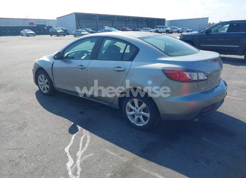 Photo 3 of 2011 Mazda Mazda3 I TOURING (VIN JM1BL1VF9B1358214)