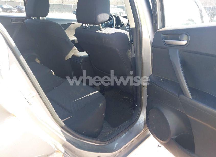 Photo 8 of 2011 Mazda Mazda3 I TOURING (VIN JM1BL1VF9B1358214)