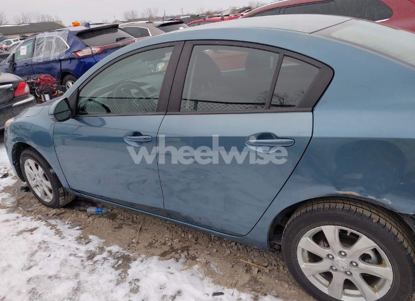 Photo 15 of 2011 Mazda Mazda3 I TOURING (VIN JM1BL1VF9B1485349)