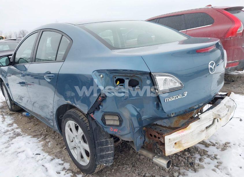 Photo 3 of 2011 Mazda Mazda3 I TOURING (VIN JM1BL1VF9B1485349)