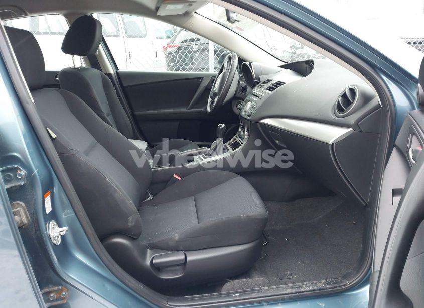 Photo 5 of 2011 Mazda Mazda3 I TOURING (VIN JM1BL1VF9B1485349)