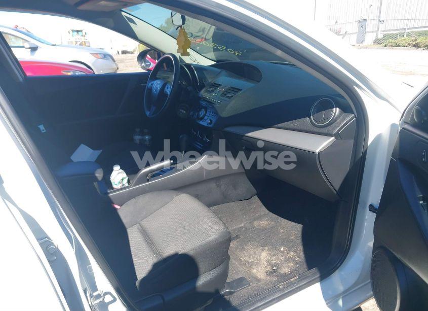 Photo 5 of 2012 Mazda Mazda3 I TOURING (VIN JM1BL1VF9C1514236)