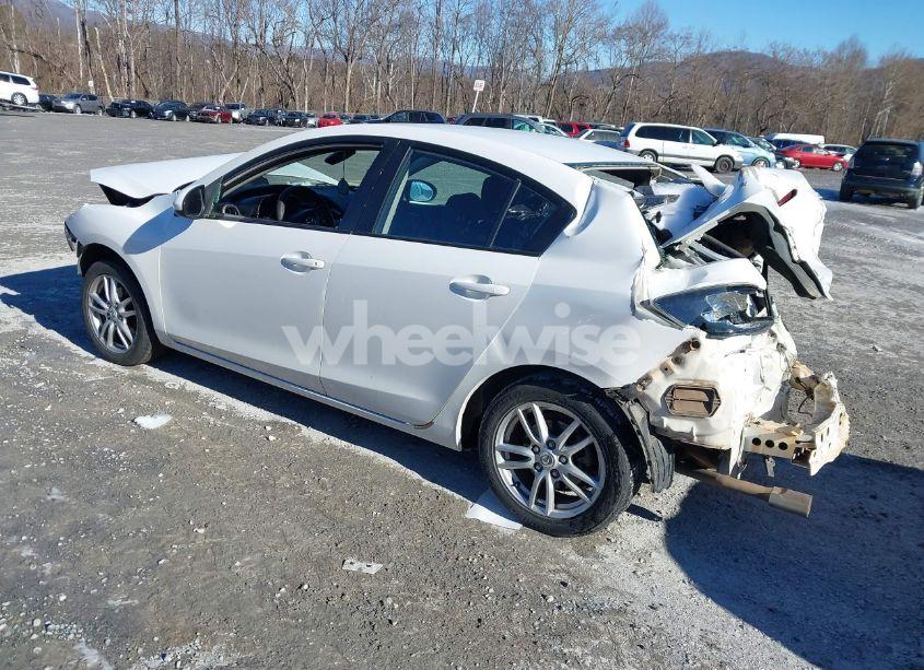 Photo 3 of 2011 Mazda Mazda3 I TOURING (VIN JM1BL1VFXB1412832)